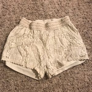 Lace floral shorts!